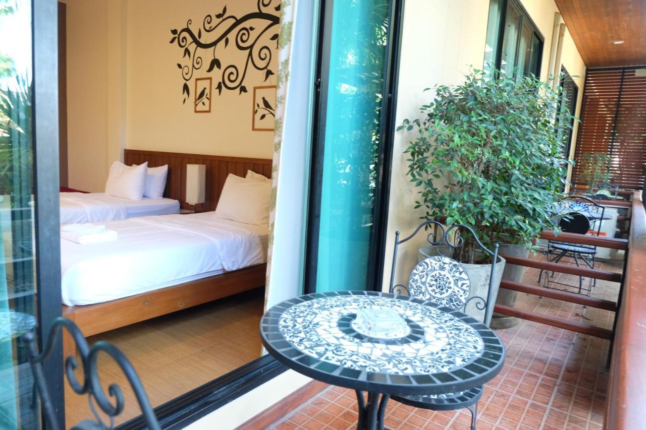 The Win Hotel Bang Saphan Exterior photo